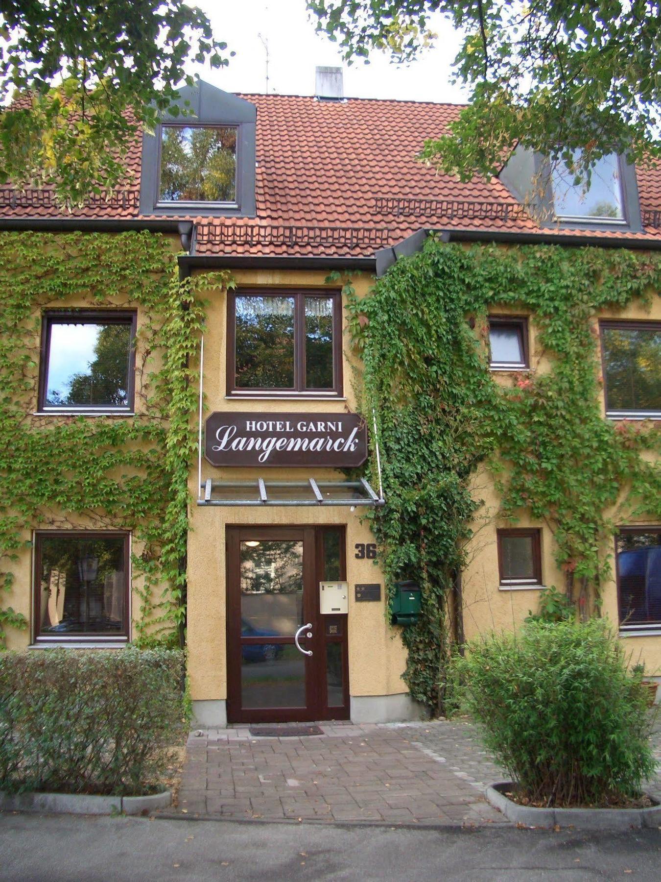 Hotel Augsburg Langemarck Bagian luar foto